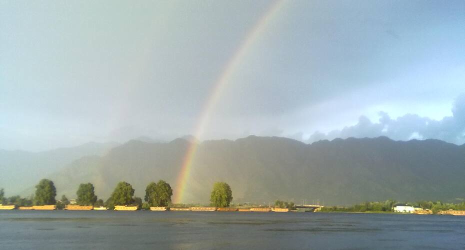 New Lucky Kashmir Houseboats, Srinagar 4